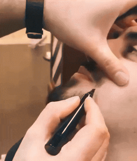 Creion de Barbă pentru Umplere Goluri – Aspect Natural